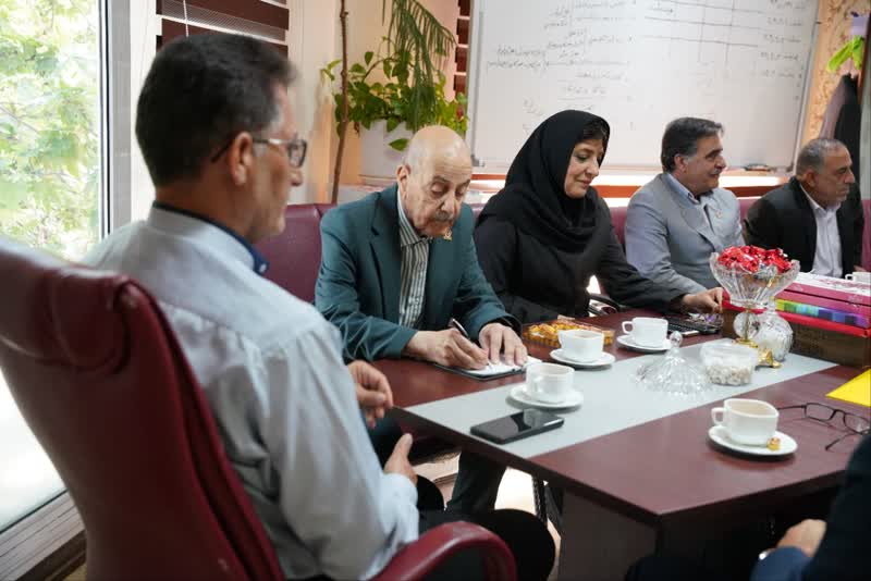 نشست مشترک رییس فدراسیون با اعضای کمیته پیشکسوتان 
